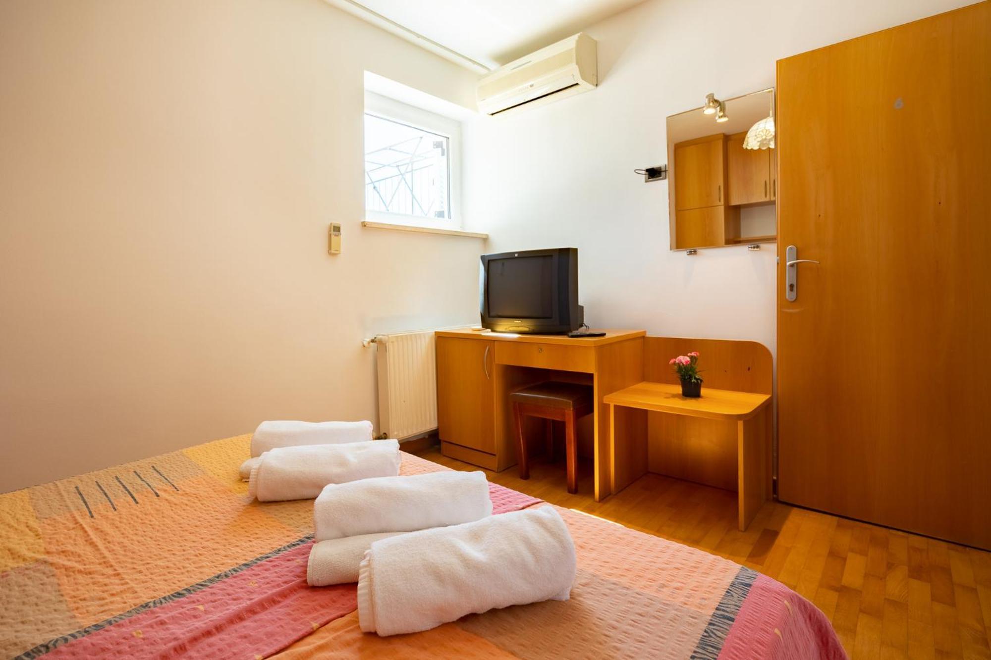 בפורטורוז Old Road Rooms And Apartments With Pool מראה חיצוני תמונה